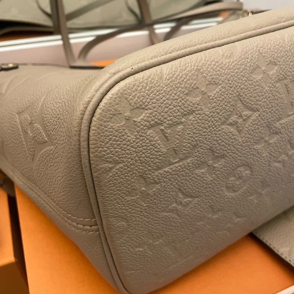 Louis Vuitton Neverfull Empreinte - Picture 6 of 16